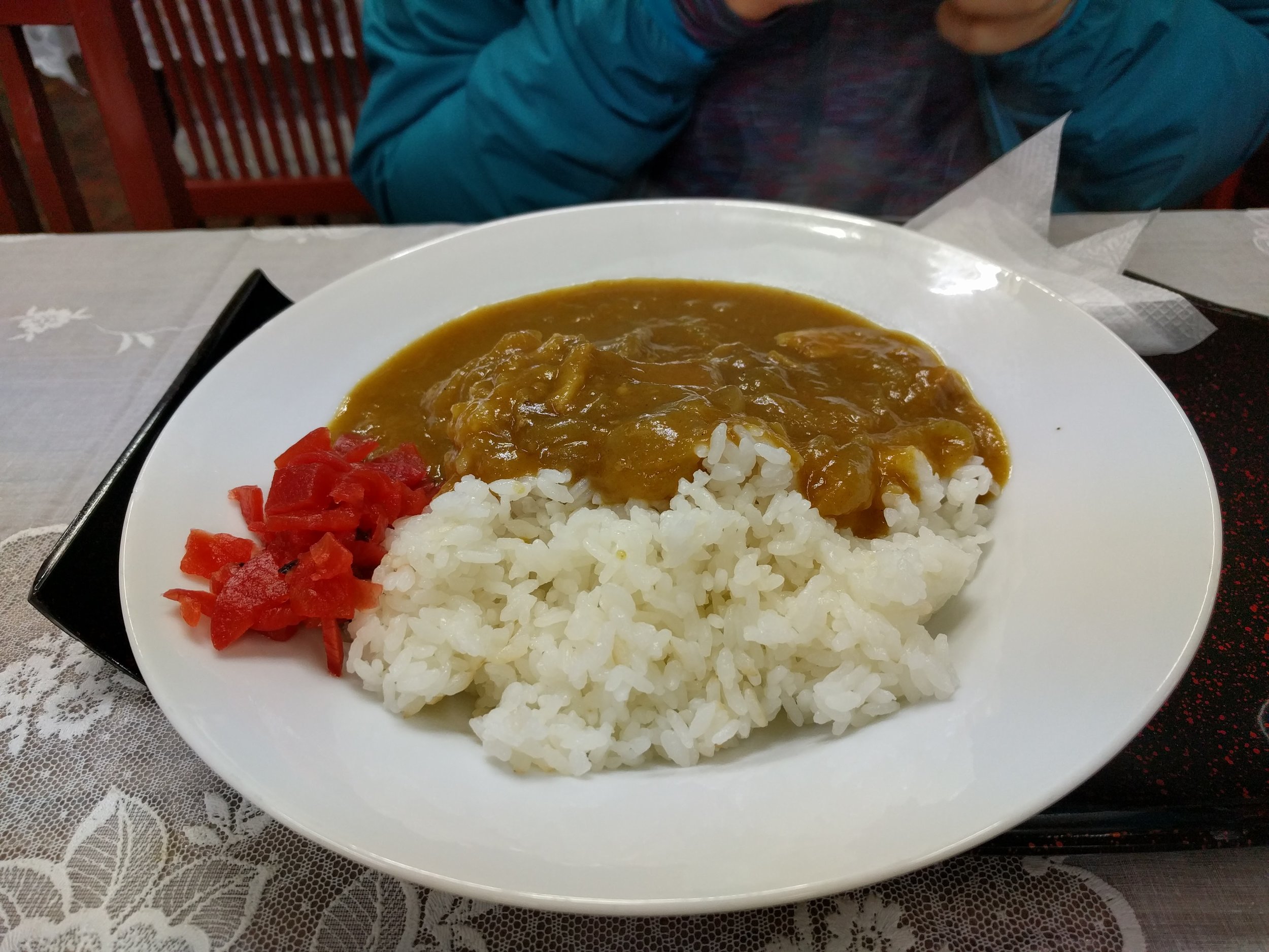 <p>We struggled to find a place to eat dinner at Lake Towada at night,&nbsp;everything closed down super early even though it was only 5:30 PM. We ended up a place that only served two things, curry rice and sukiyaki. This place had maybe 4 pieces of mystery meat pieces and cost 770¥ (about 8 USD). Not bad, but expensive for not a lot of food.&nbsp;</p>