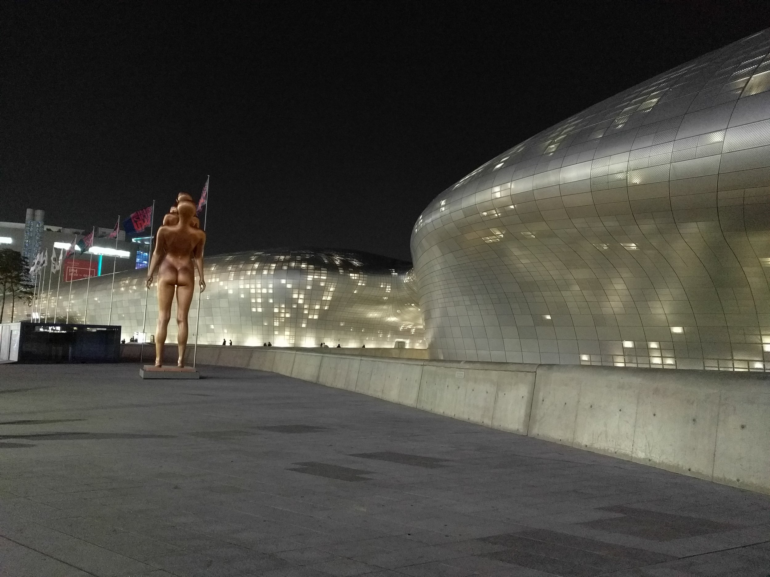 Exploring Dongdaemun