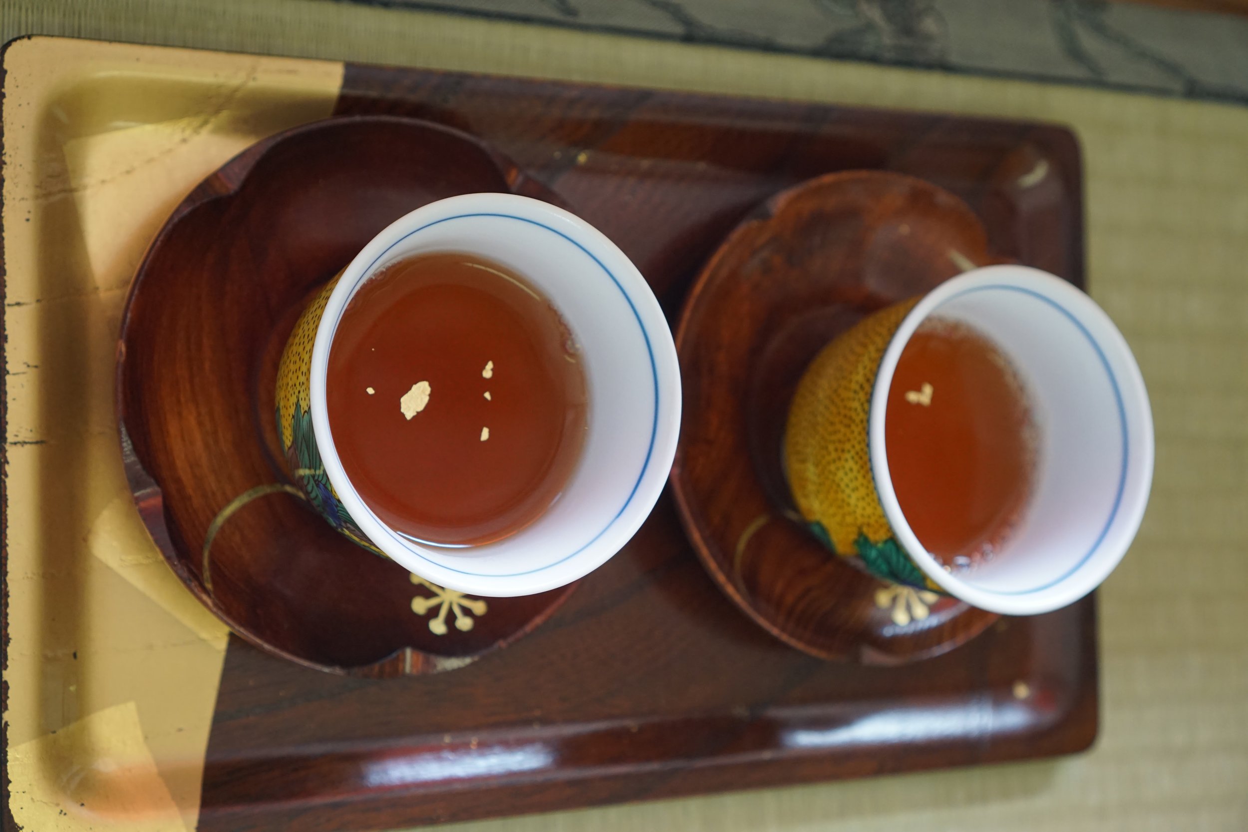 Gold leaf tea