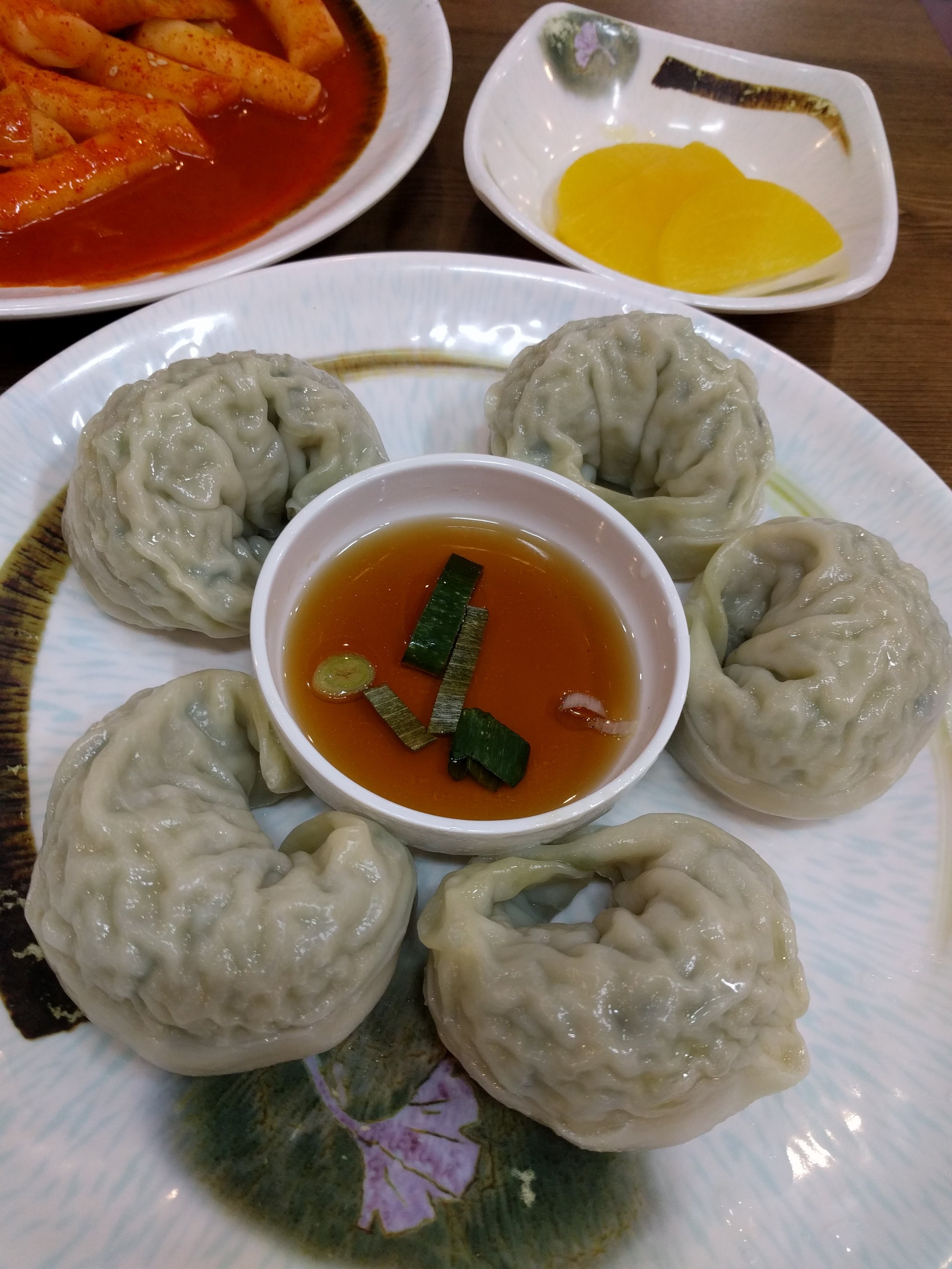 <p>Korean dumplings are little fatties and they are delicious</p>
