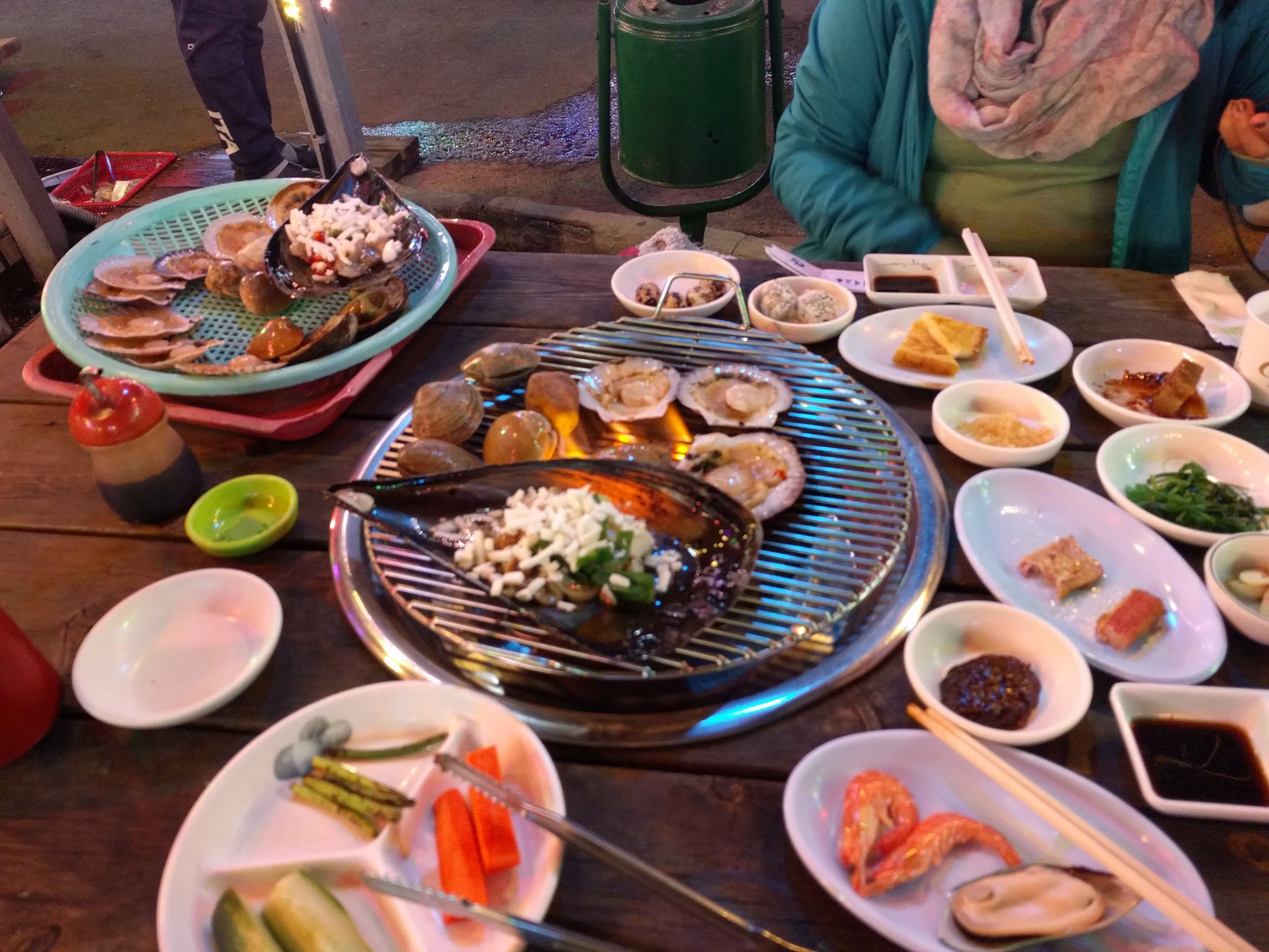 <p>Kbbq! Kinda. An assortment of fresh shellfish to grill at your table</p>