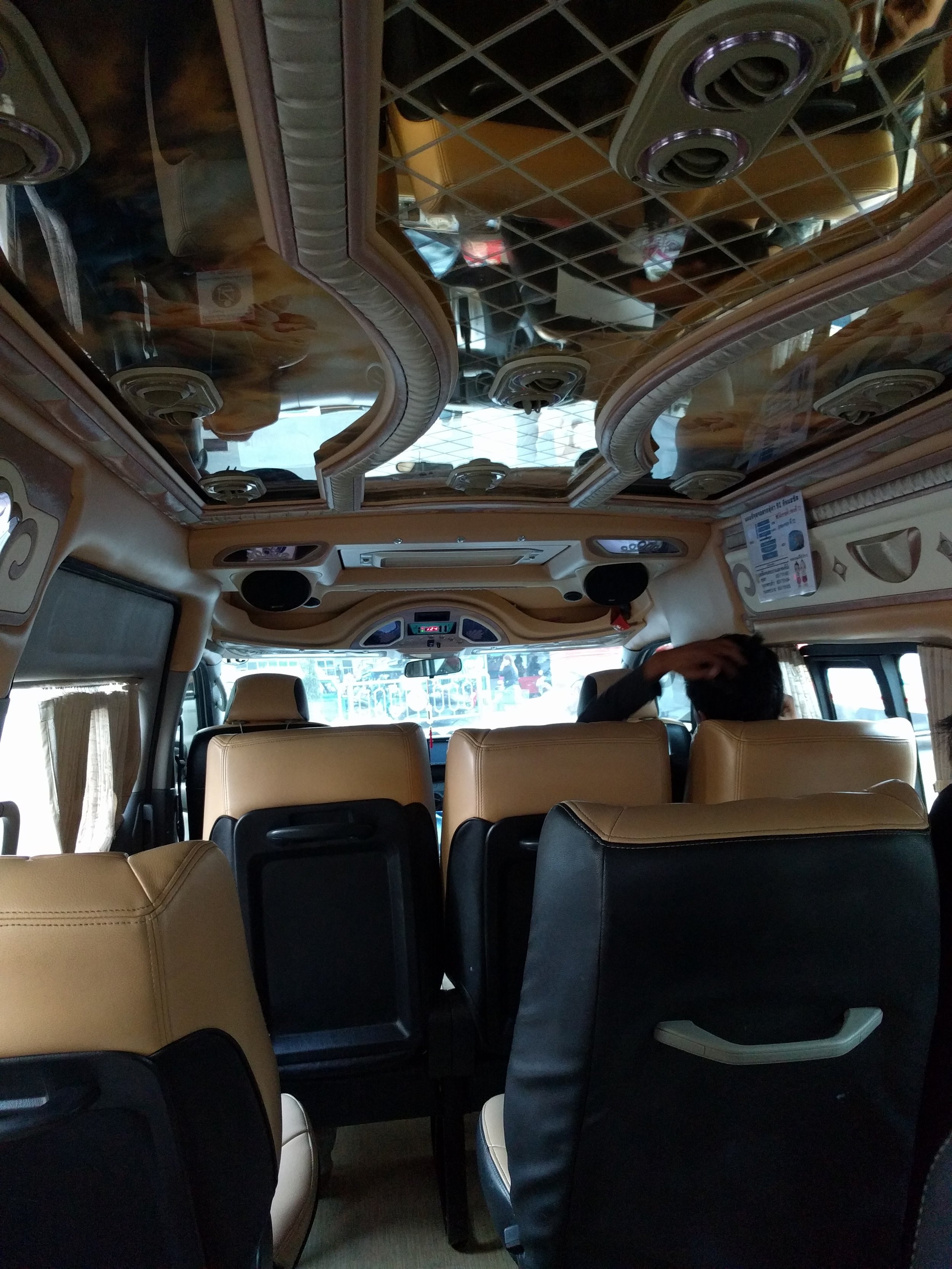 Party (mini)bus!