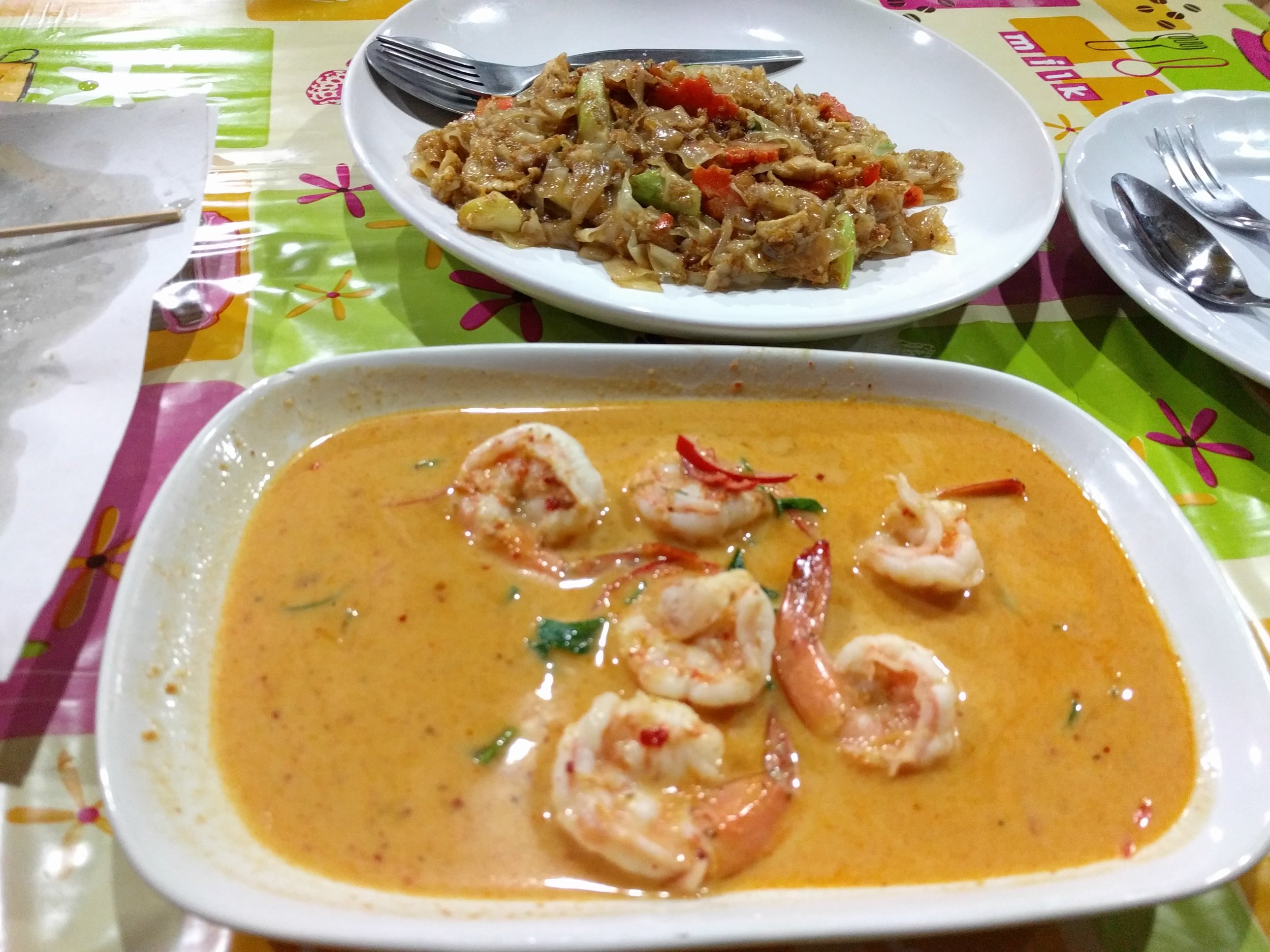 Shrimp panang curry, Pad see ewe