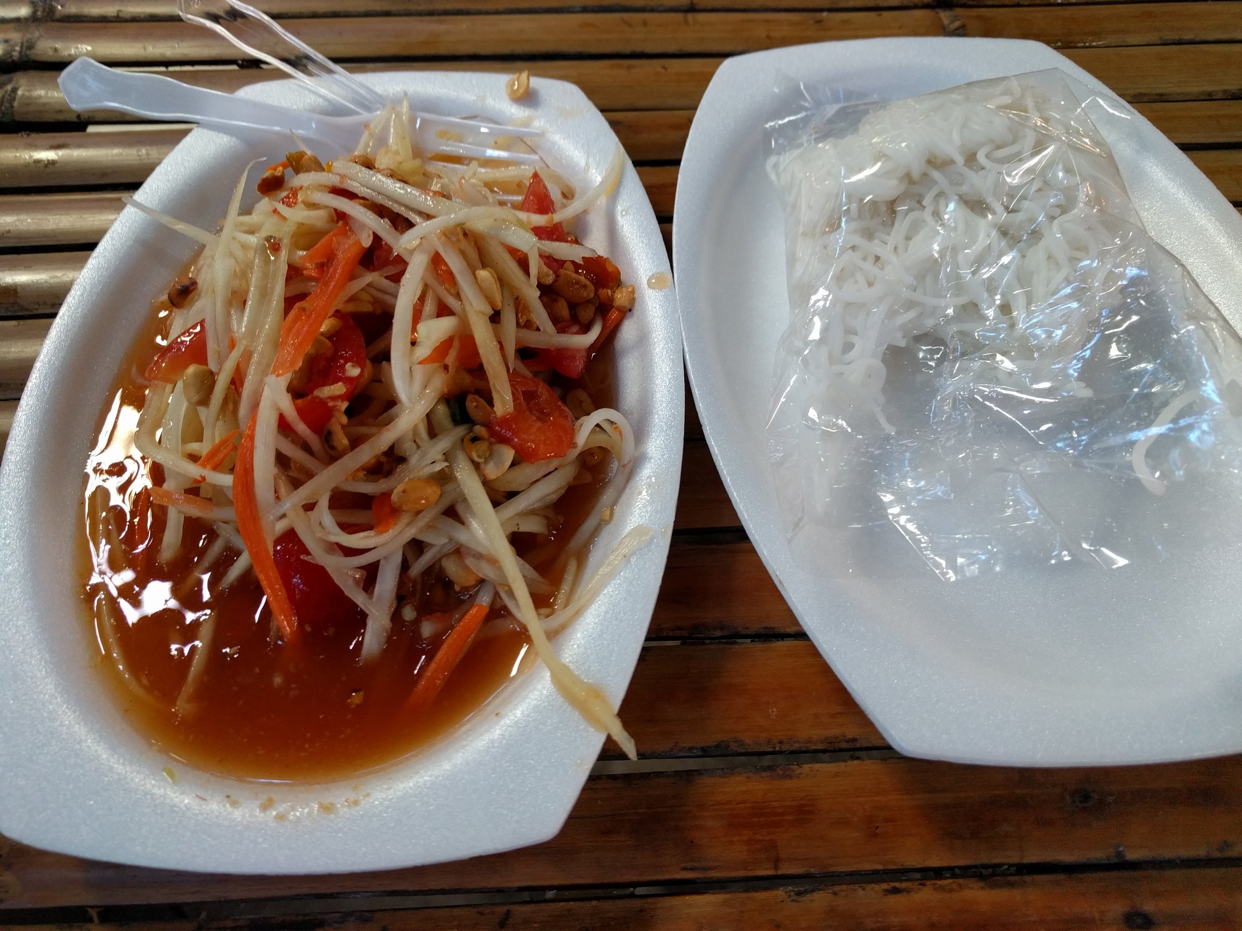 Som tum and fresh noodles