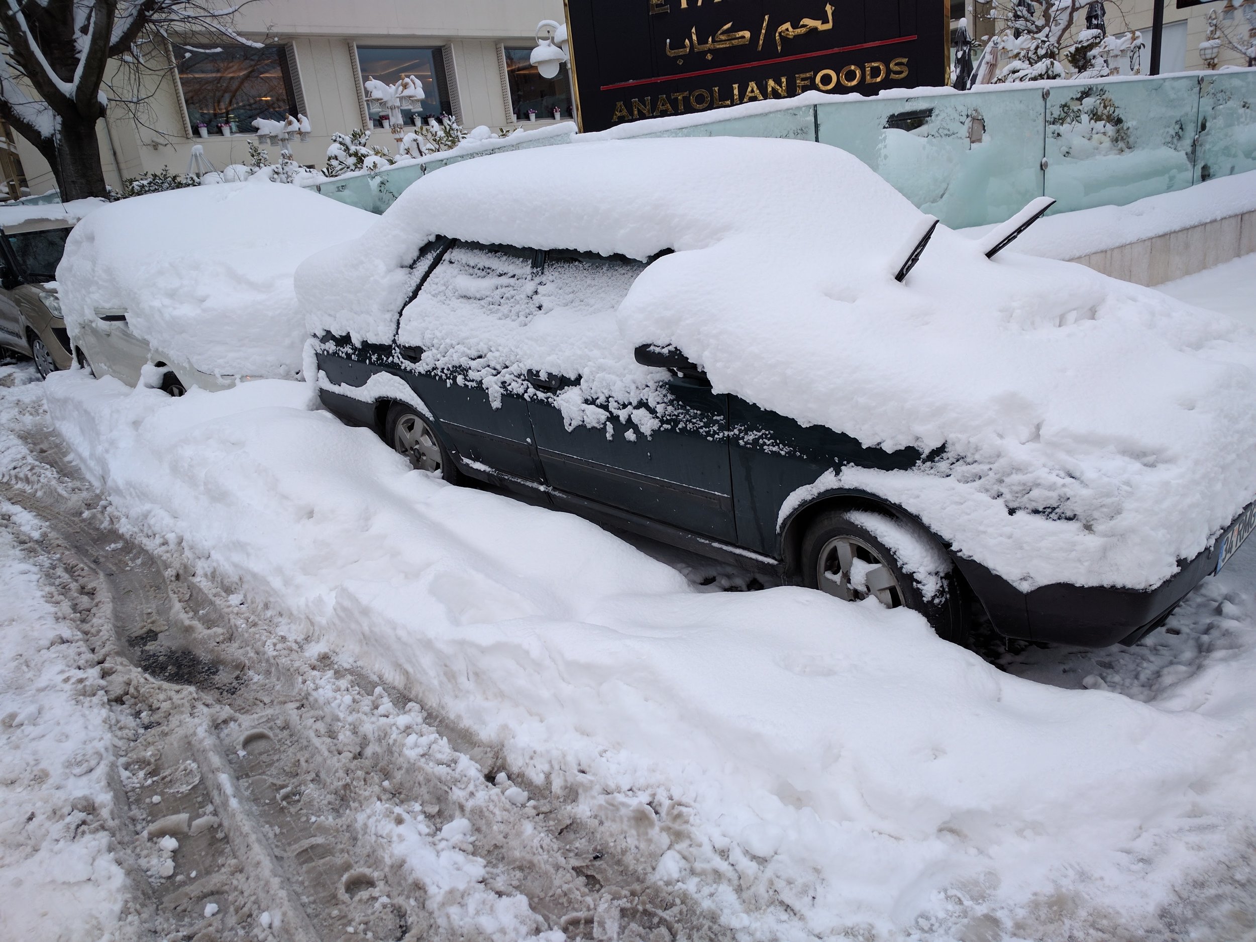 Lots of snow, reminds me of Chicago