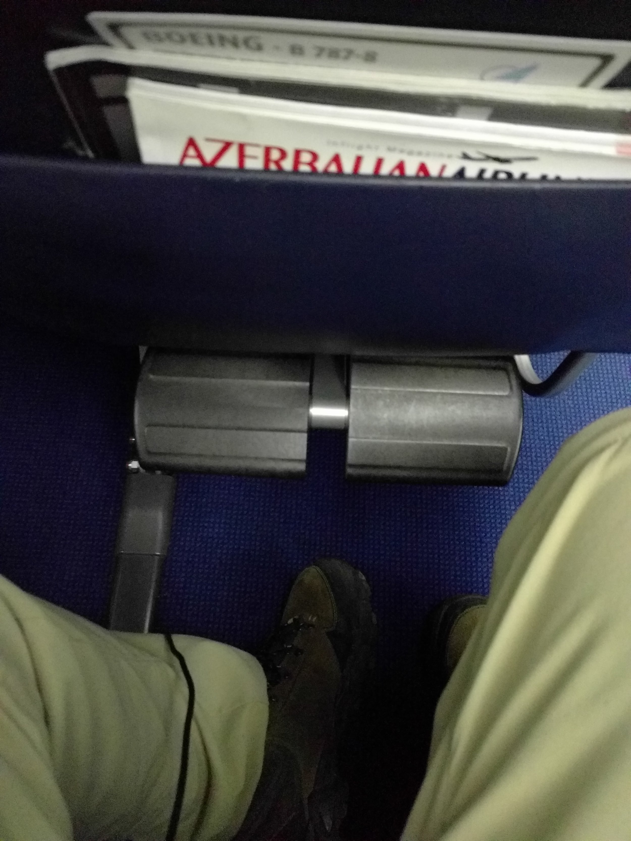 Seats had footrests