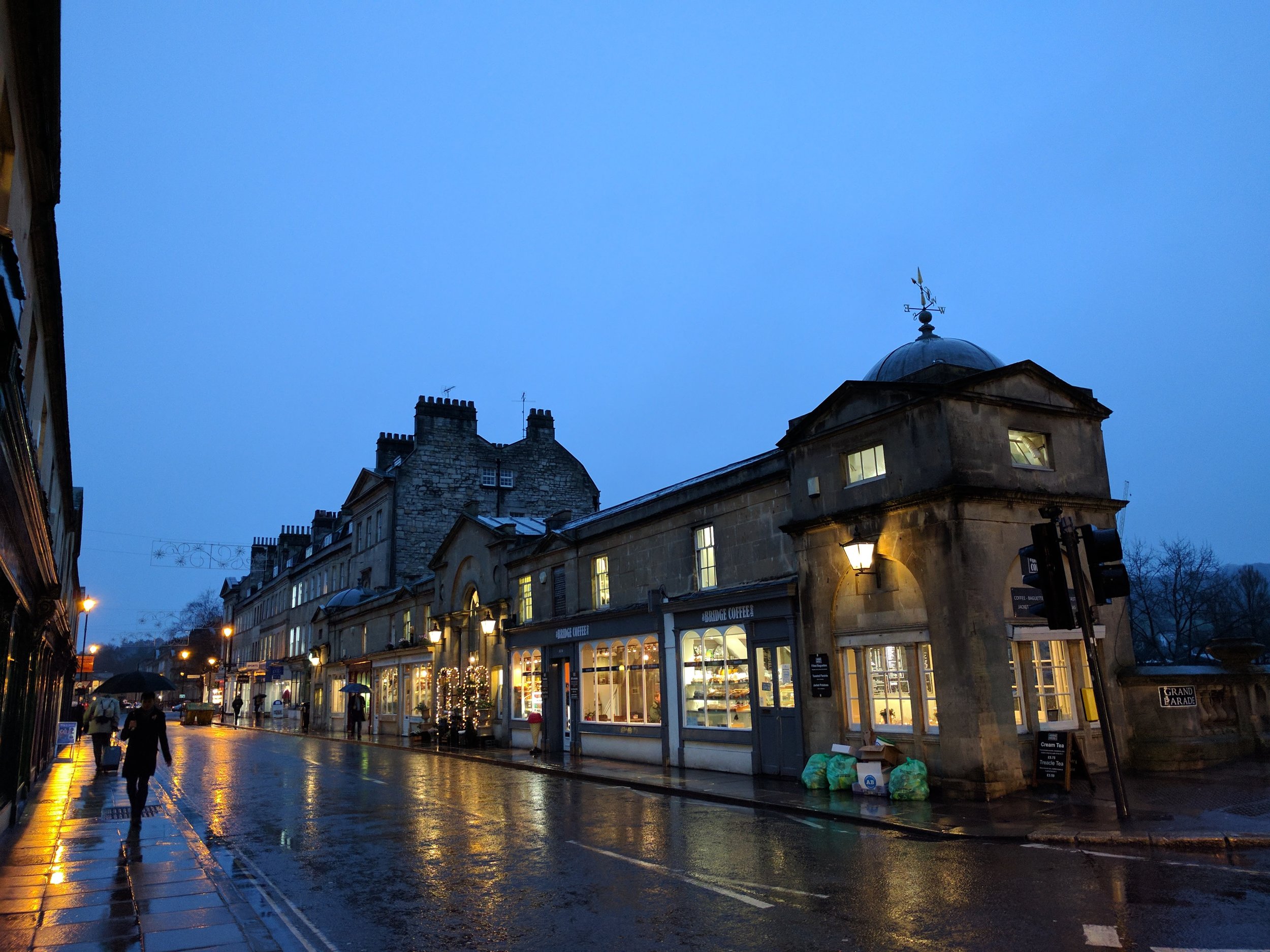 These shops are on a bridge!