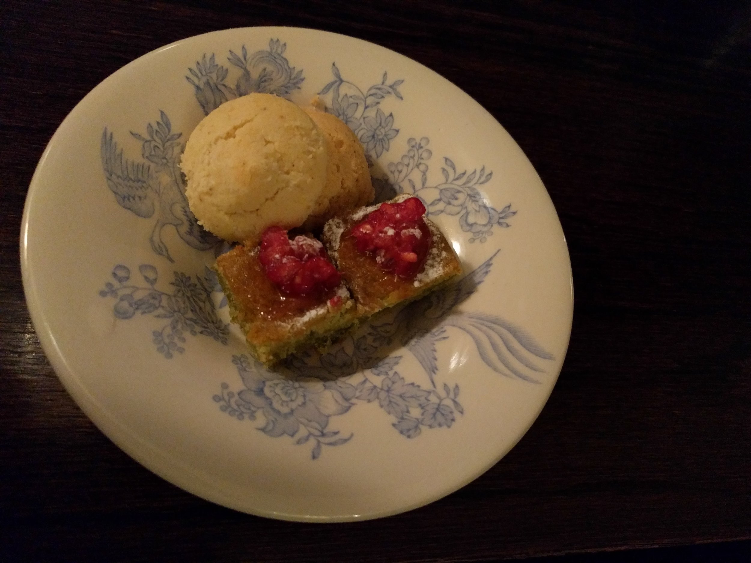 Complementary desserst