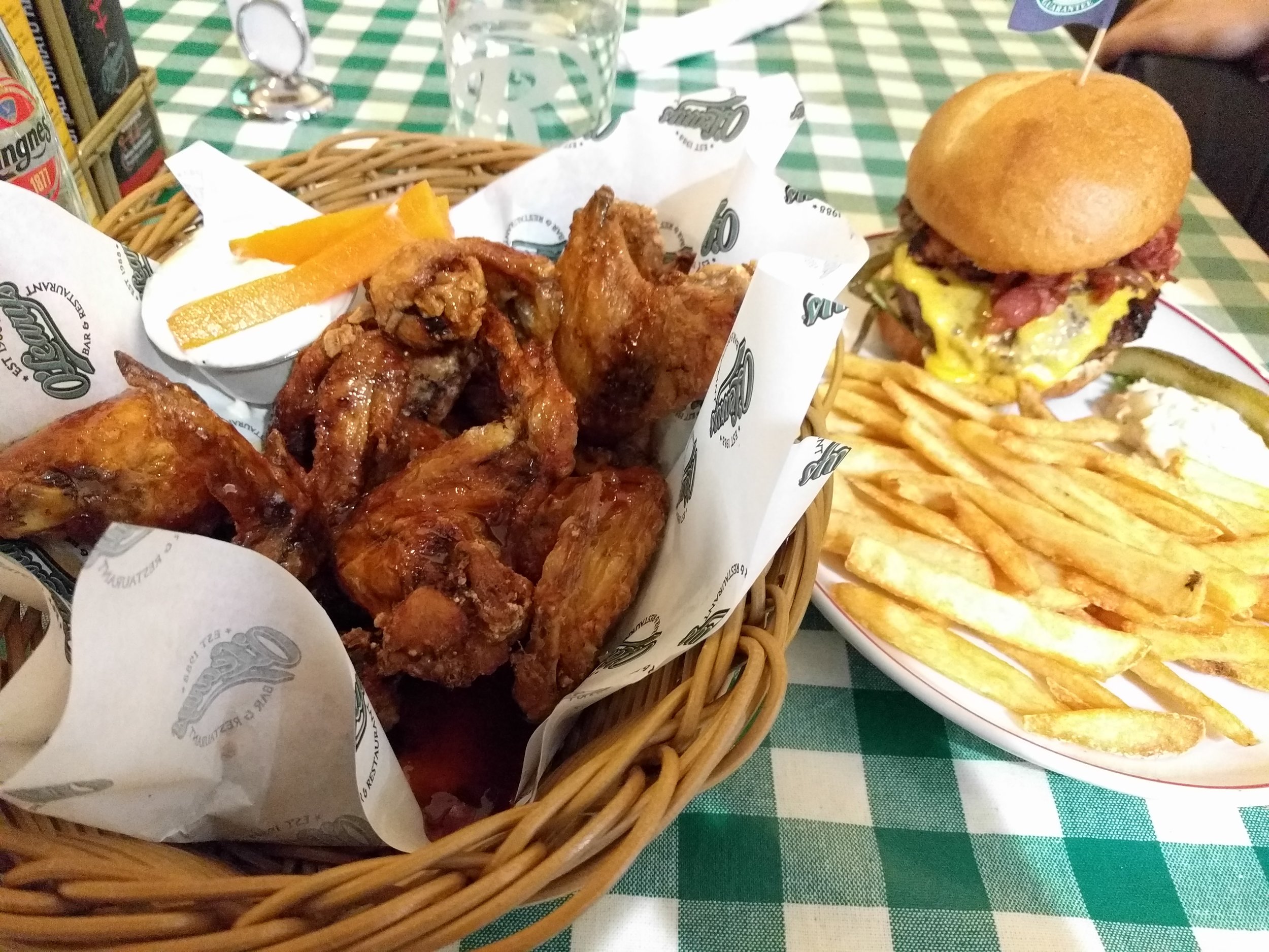 Burger and Wings at Oslo airport