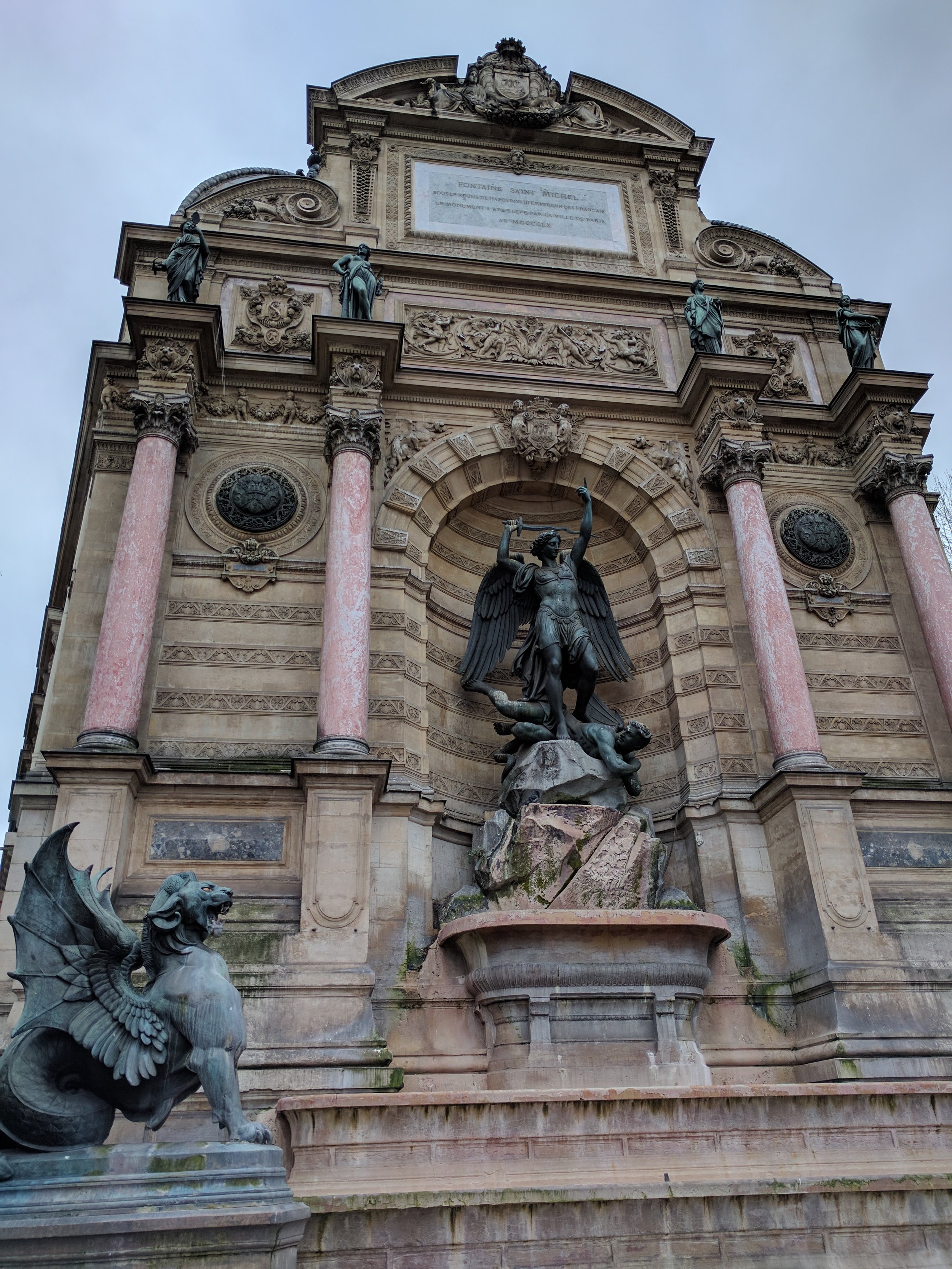Fontaine de Saint Michel