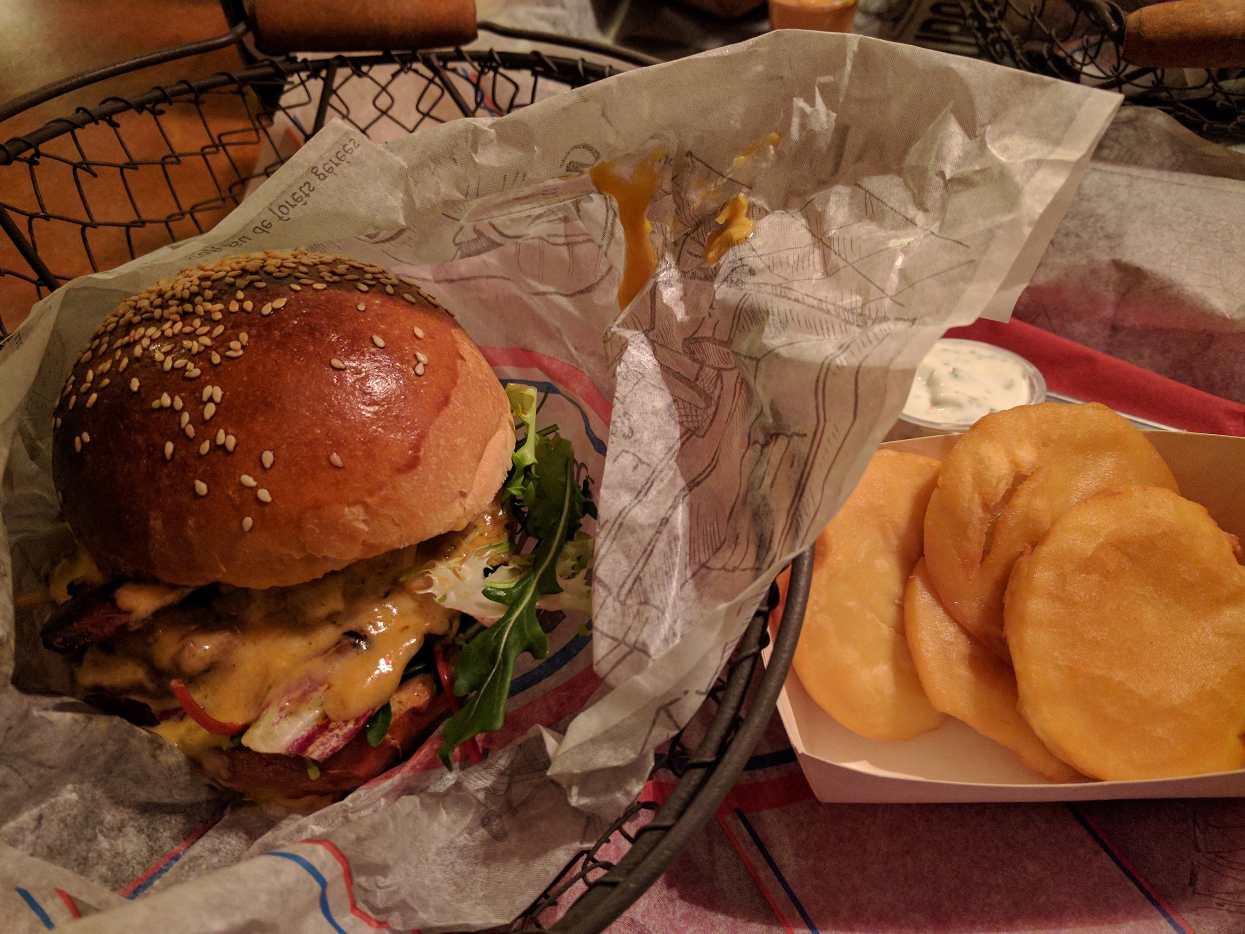 Cheddar bacon burger with panisse in Marseille