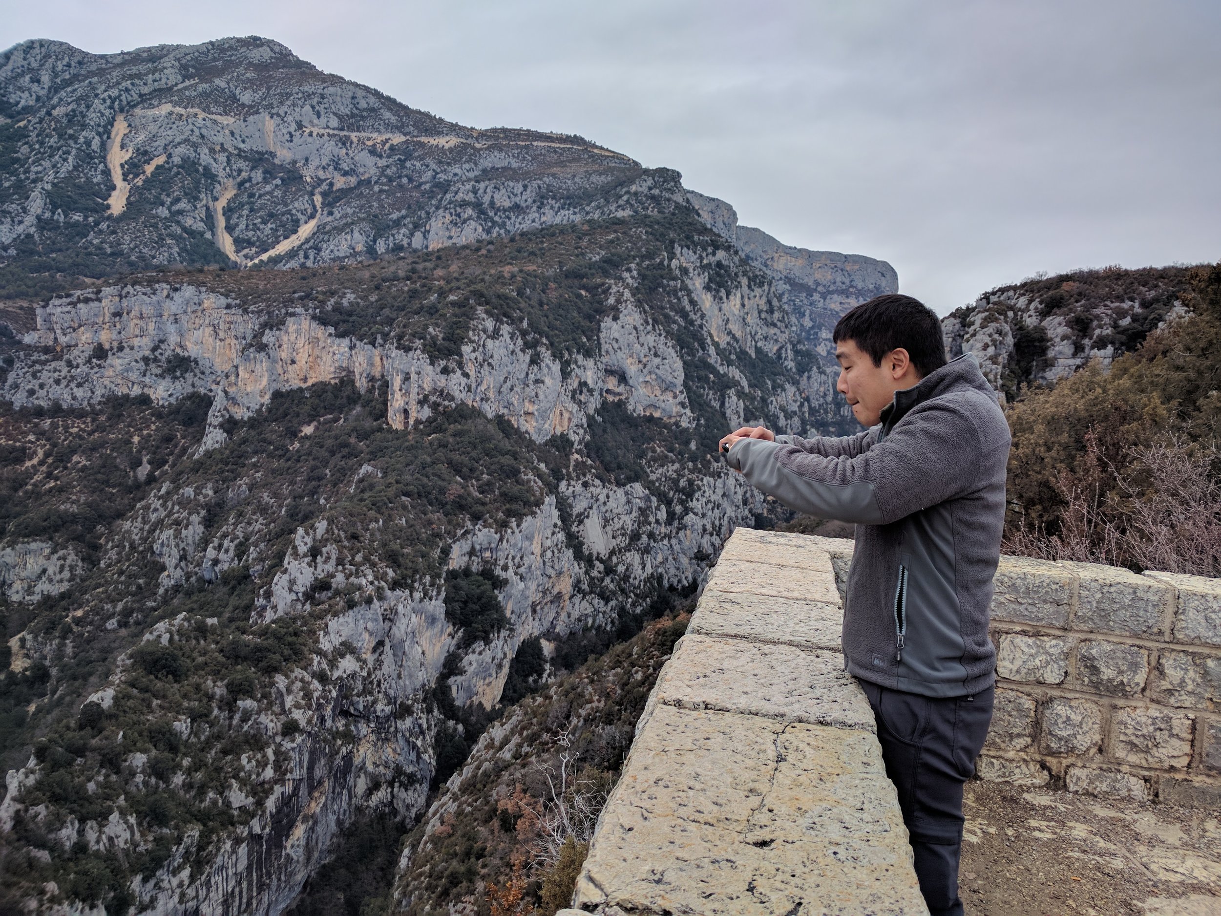 <p>..of leaning over to take a picture, for fear of losing his phone over the edge. Little did he know that this was nothing compared to the view points coming up...</p>