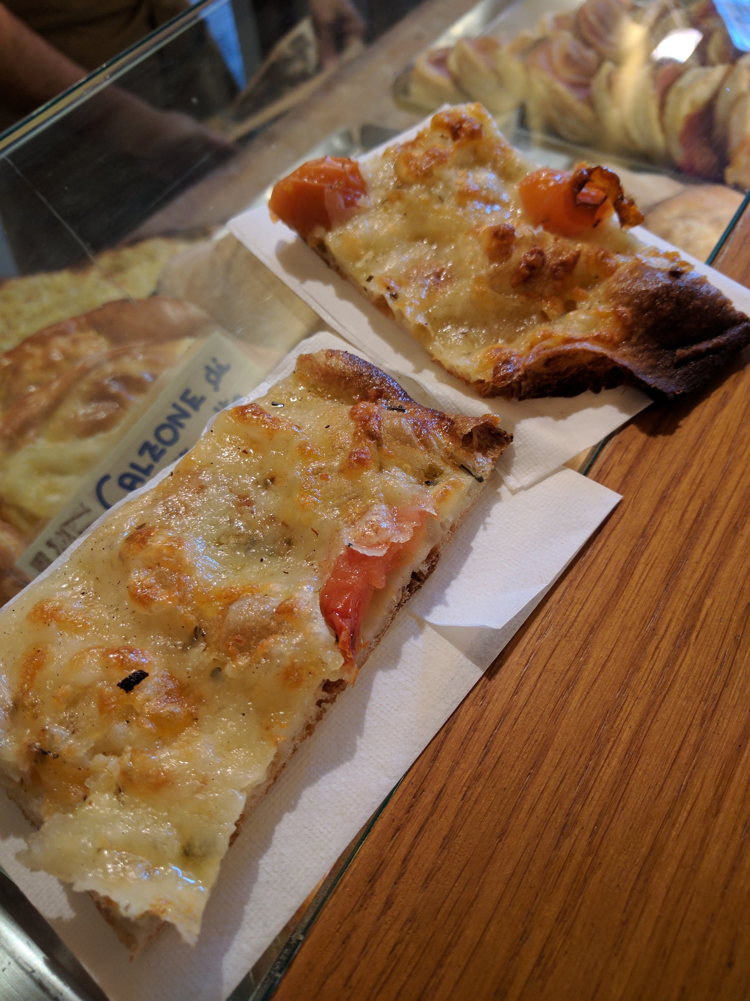 Cherry tomato pizza