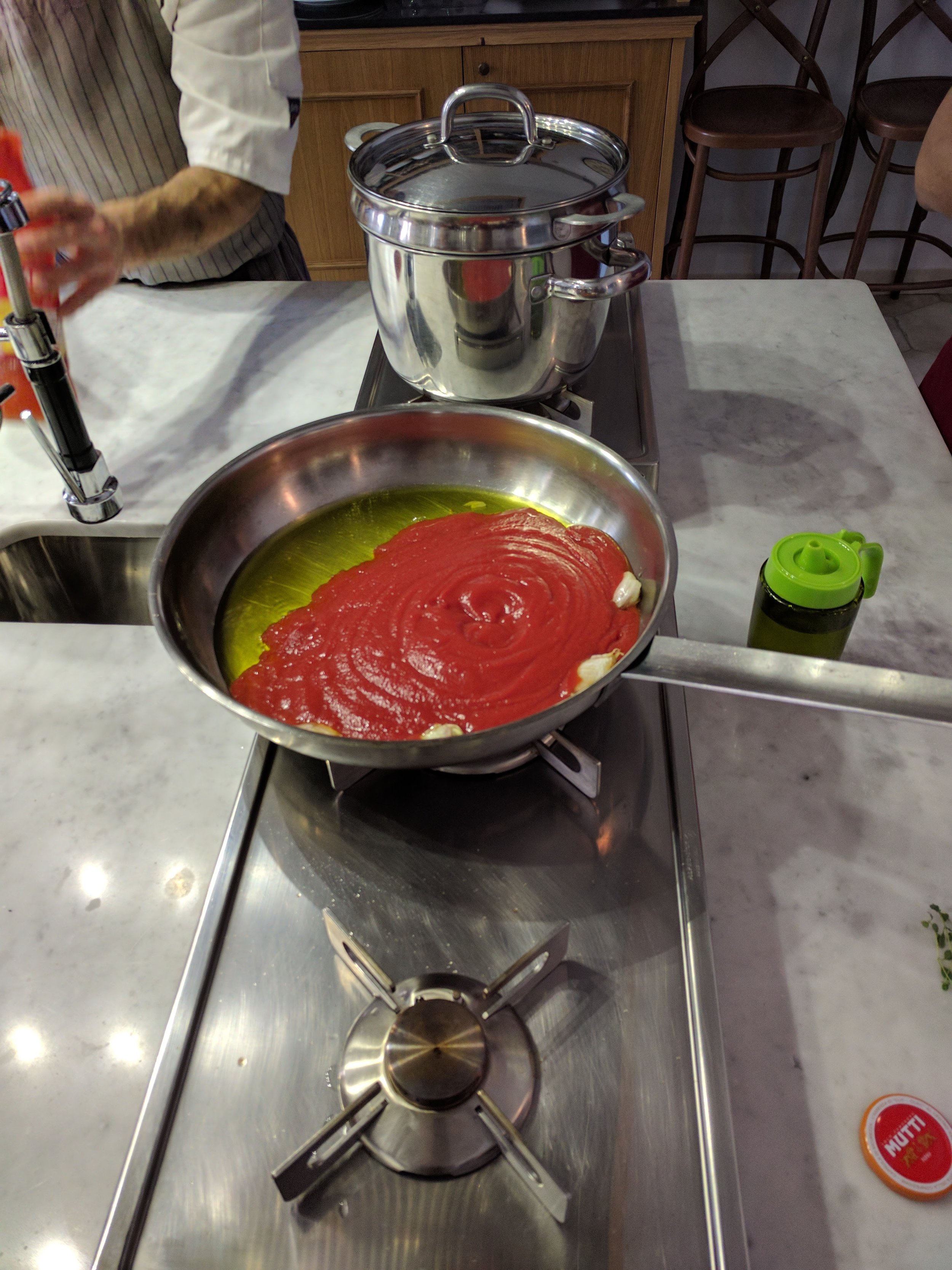 Tomato oregano sauce