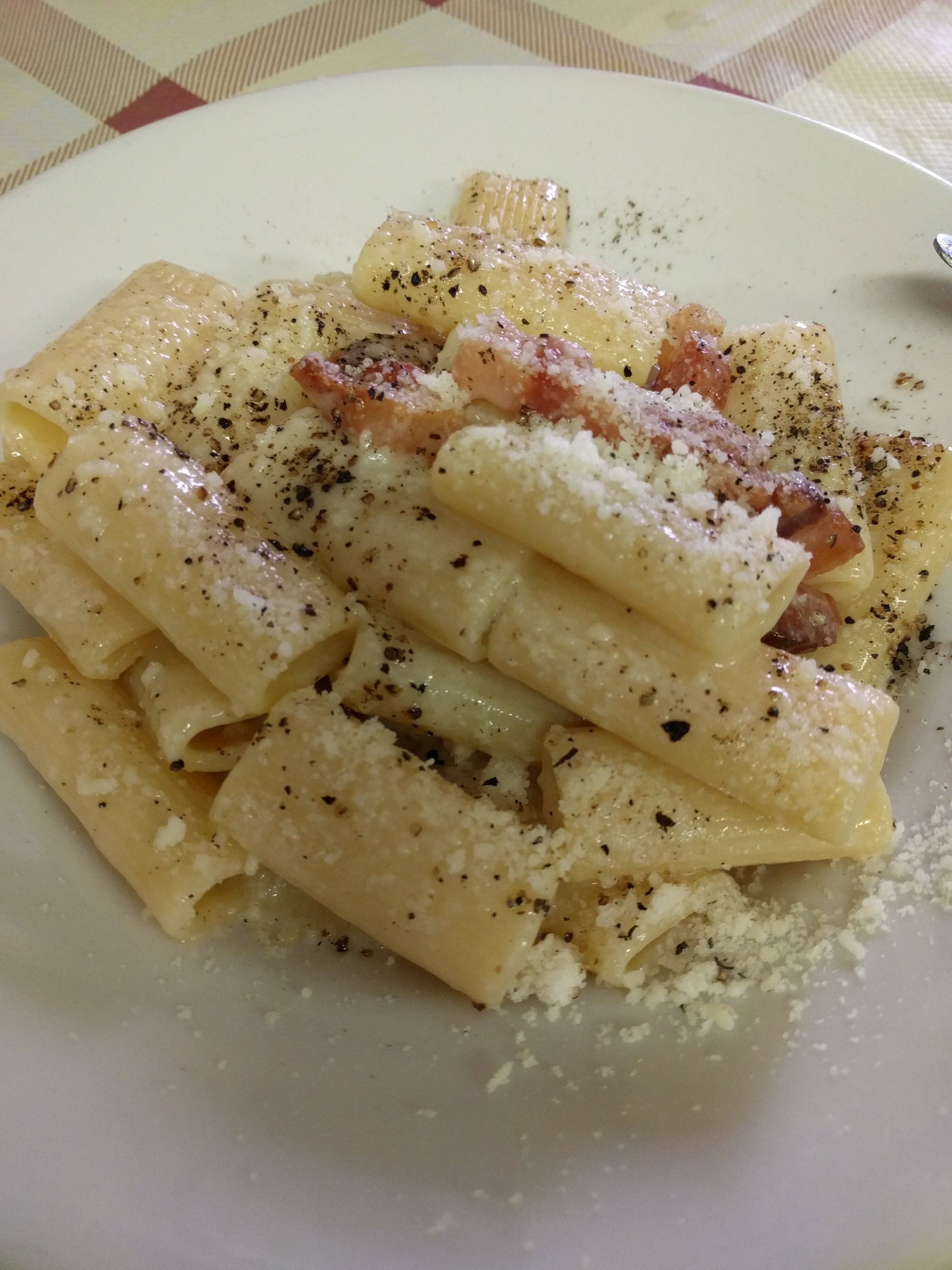 <p>Another traditional Roman pasta of cheese and guanciale, though Da Enzo's also had cracked pepper. This was so delicious! The pasta was cooked perfectly, the guanciale was perfectly crispy and melty, and just so yum!</p>
