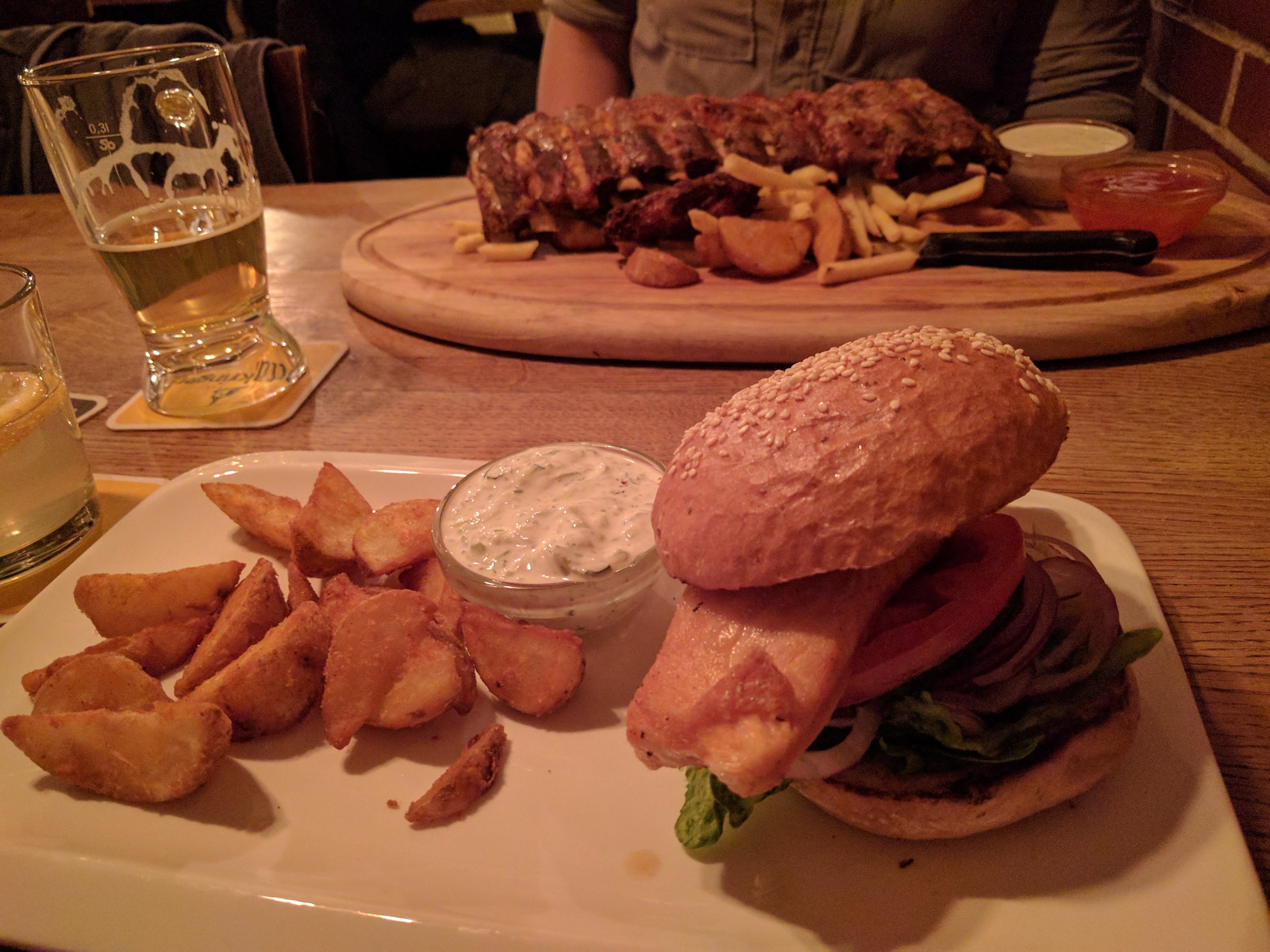 Salmon burger and spare ribs and wings @ Columbus Bräu