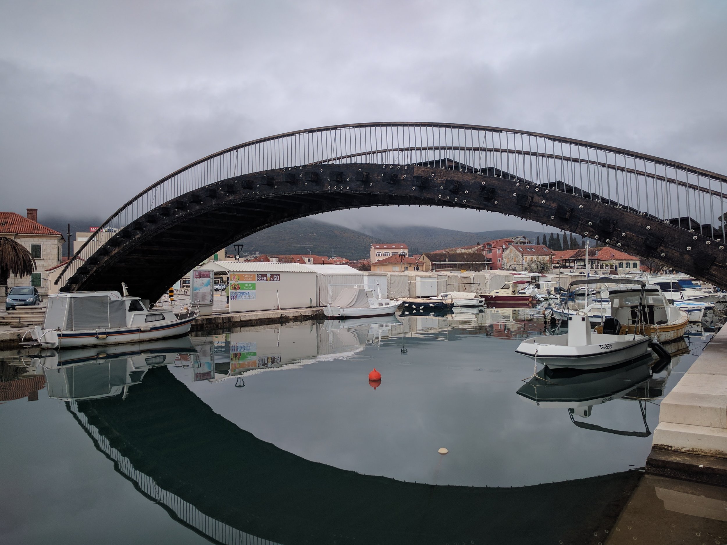 Pedestrian only bridge to the mainland