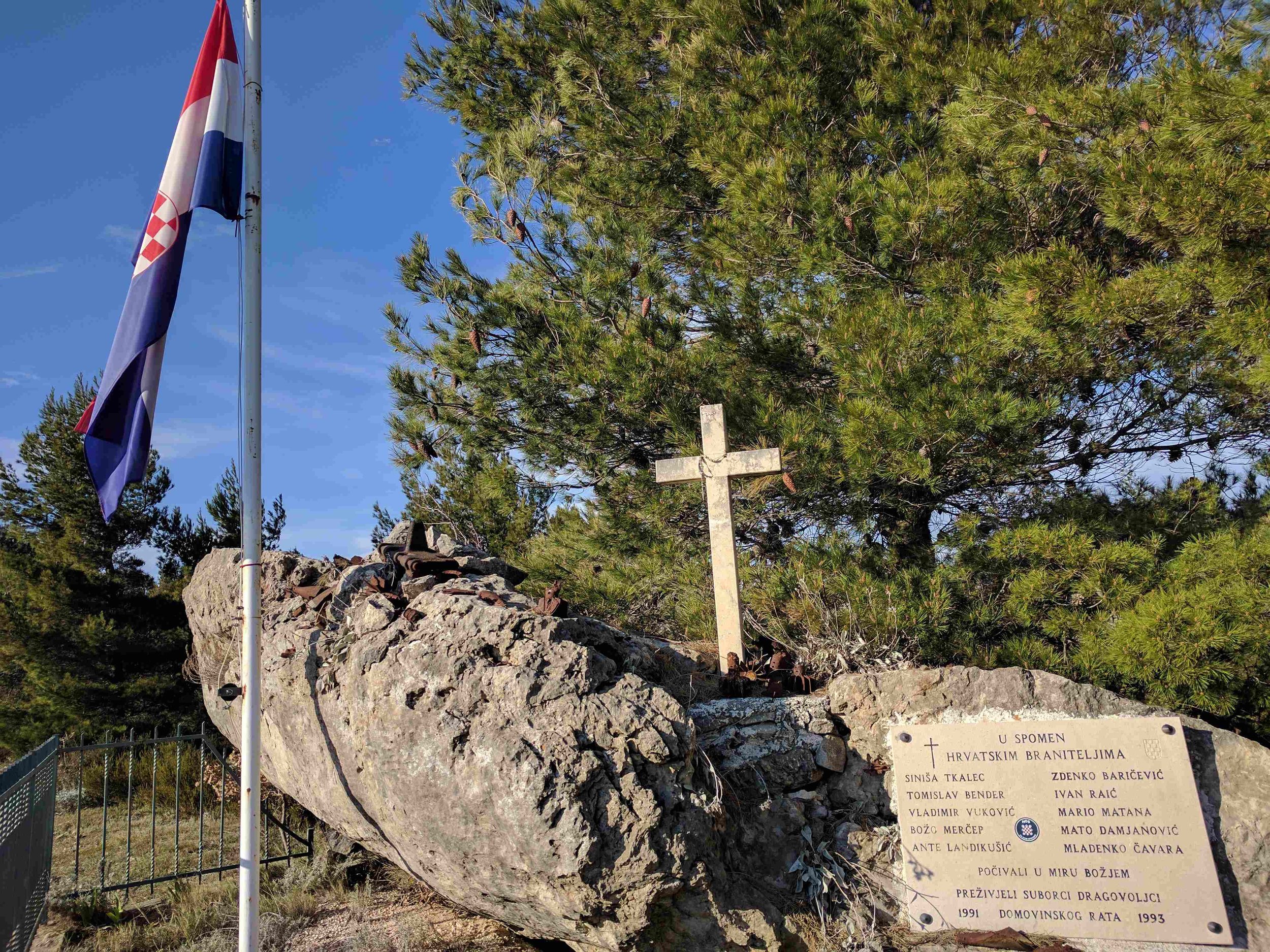 Memorial near Fort Strinčjera