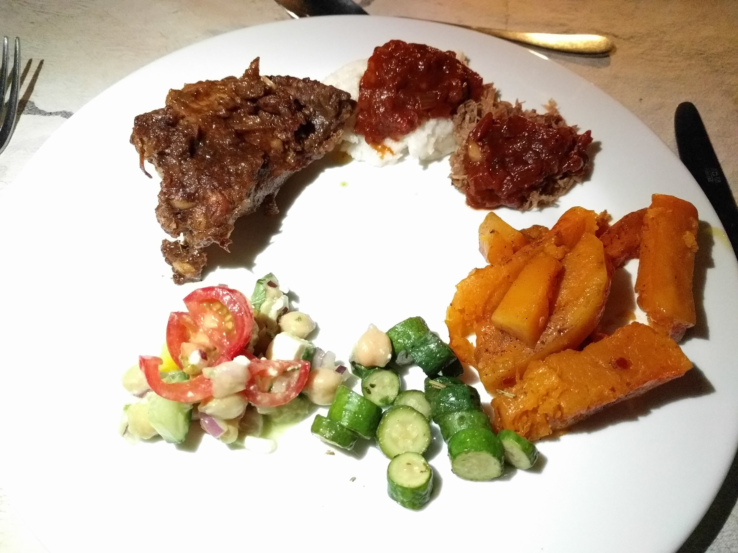 Mains - chicken, beef and potatoes, avo/tomato salad, squash, zucchini