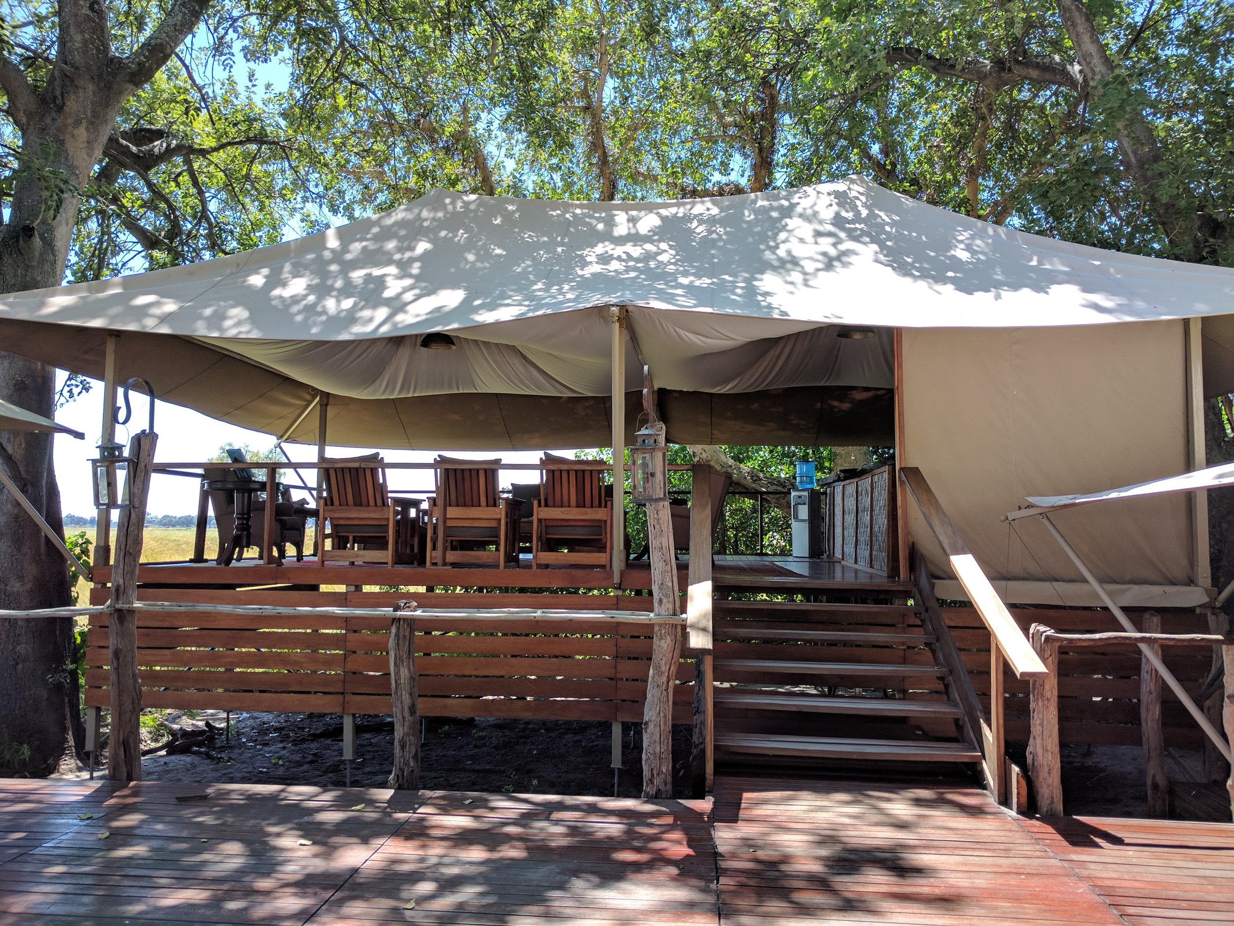 Bar/common area